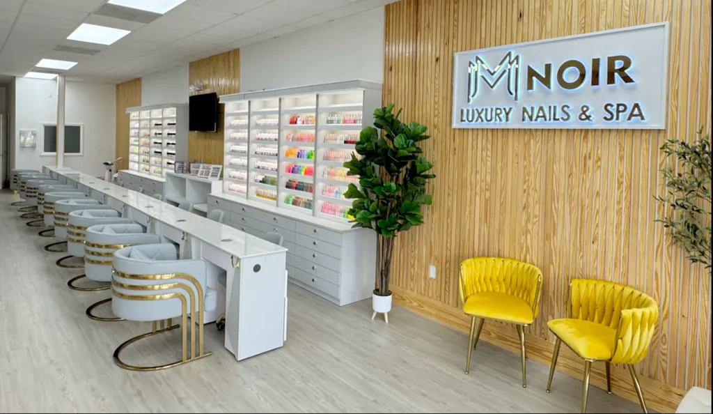 M Noir luxury nails&spa — Nail salon in Southaven
